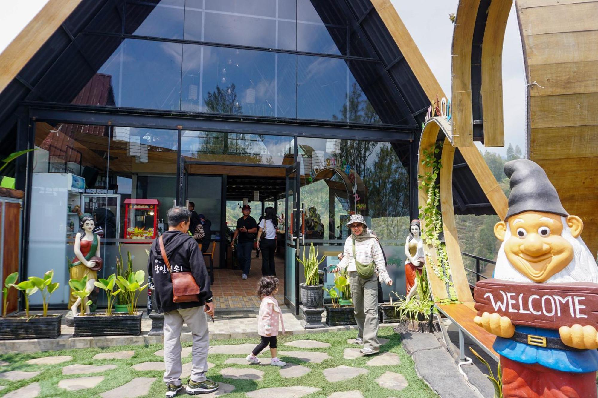 Hotel Nature Bromo And Resort Pasuruan Exterior foto