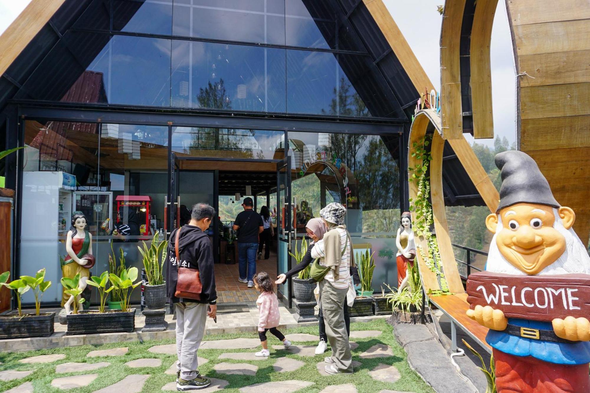 Hotel Nature Bromo And Resort Pasuruan Exterior foto